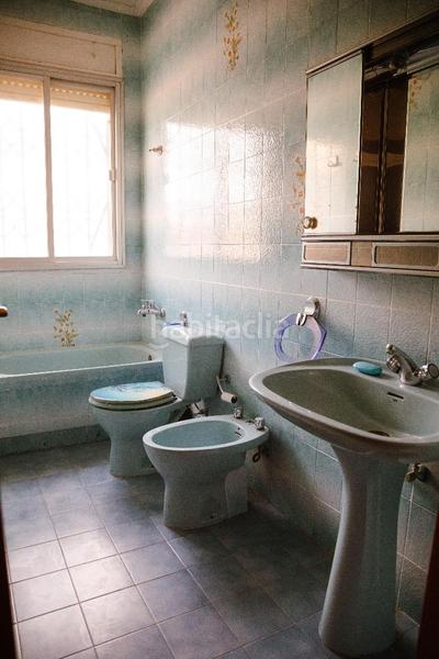 Foto b9fe9ef4-a225-469c-a46b-24ed24f13a6f. Casa amb piscina a Riba - roja de Túria