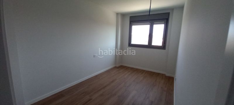 Foto 83067fda-b382-42fc-8bc7-860eb9ca08a2. Pis amb piscina a Quart de Poblet