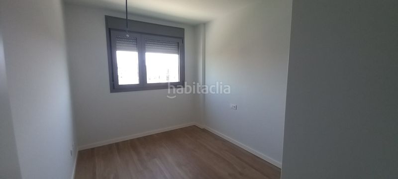 Foto f452b10c-8f78-49e7-9086-256e9c04b4f2. Pis amb piscina a Quart de Poblet