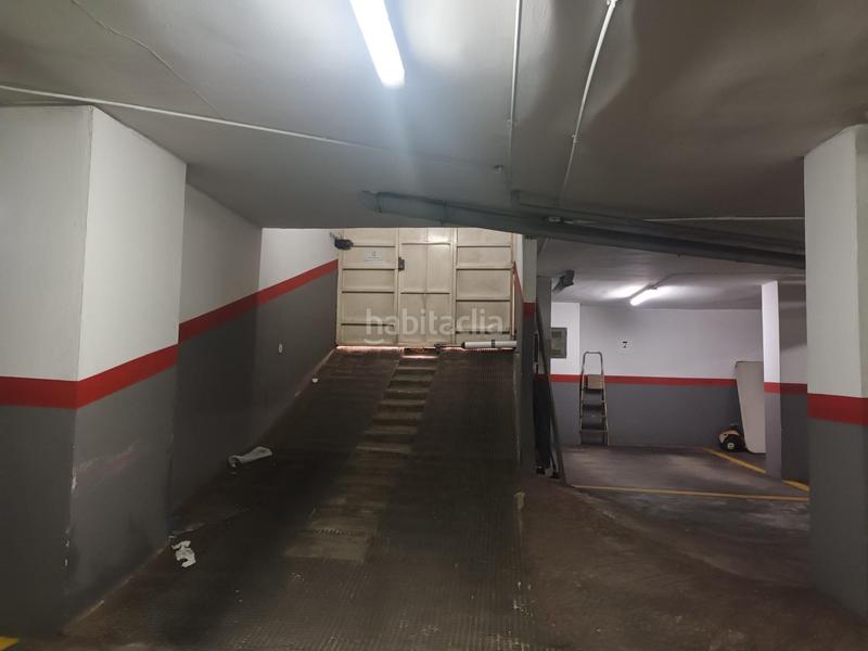 Foto e23118aa-c337-4952-91cd-31734498c10f. Parking voiture dans avinguda dos de maig 32 dans Alaquàs