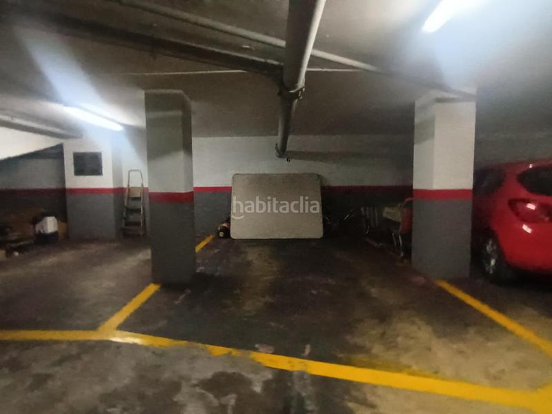 Foto f4d42307-5469-4b73-b3f6-8c2239011b68. Parking voiture dans avinguda dos de maig 32 dans Alaquàs