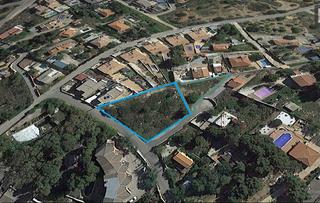 Terreny residencial  Chiva - calle esmeralda-las pedrizas. Parcela urbana en urb. las pedrizas chiva 1.600 m2  esquinera