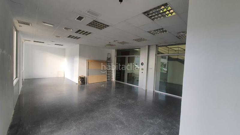 Foto bad28f2f-298a-4bd3-98b3-b29c2fbc8eac. Alquiler local comercial fantastico localoficina en alquiler en alaquas en Alaquàs