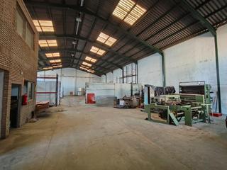 Lloguer Nau industrial a Alaquàs. Nave esquinera de 680 m2. en alaquas, polig. bovalar