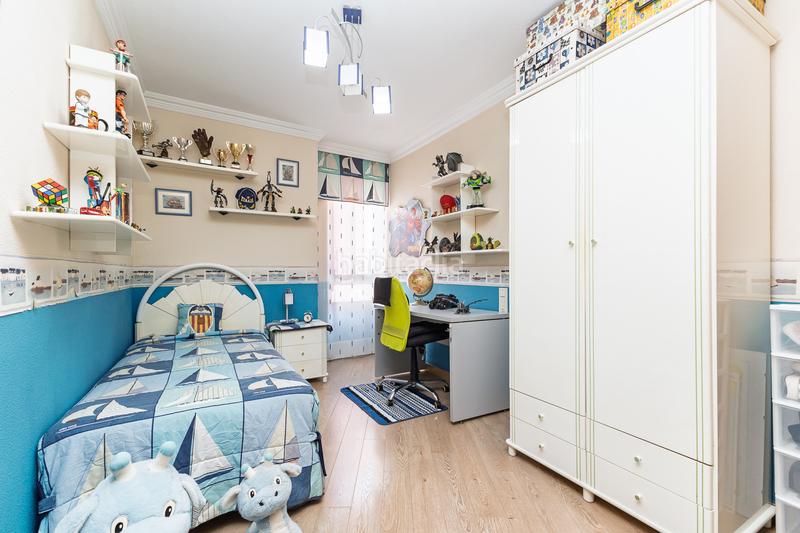 Foto 06c4866f-c819-497b-8932-83722b92a965. Piso amplia vivienda de 5 dormitorios con garaje y trastero incluidos en el precio. en Alaquàs