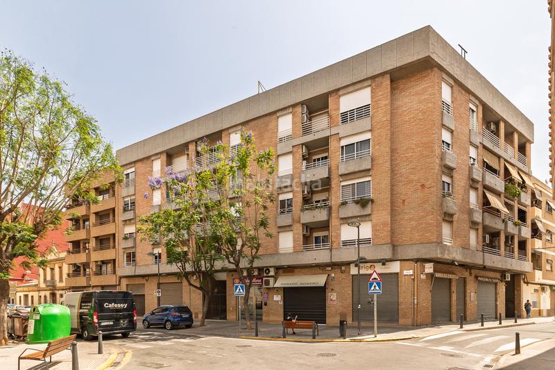 Foto 0a7d287a-02ad-49df-aa6b-47d335697f8e. Piso amplia vivienda de 5 dormitorios con garaje y trastero incluidos en el precio. en Alaquàs