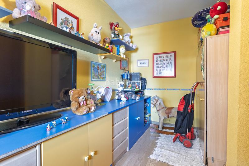 Foto 1ea69ea8-757b-4909-93aa-92dbb6852462. Piso amplia vivienda de 5 dormitorios con garaje y trastero incluidos en el precio. en Alaquàs