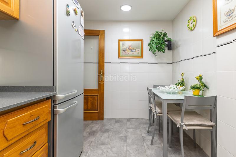 Foto 3ced515a-8d9e-4574-ab94-0d7806f54702. Piso amplia vivienda de 5 dormitorios con garaje y trastero incluidos en el precio. en Alaquàs