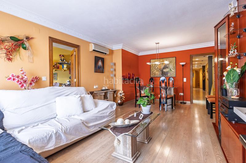 Foto 689c59d7-294c-4900-9ab2-1e84c57ba09b. Piso amplia vivienda de 5 dormitorios con garaje y trastero incluidos en el precio. en Alaquàs