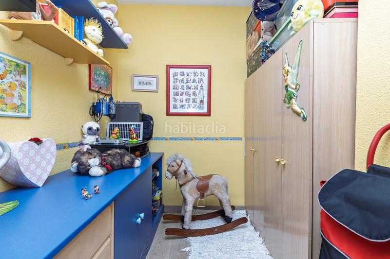 Foto cea1d3b7-fb2a-4876-9289-4d3aa19662a4. Piso amplia vivienda de 5 dormitorios con garaje y trastero incluidos en el precio. en Alaquàs