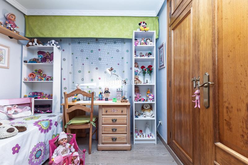 Foto d7a0b95d-6b23-4980-9626-ca09940eb440. Piso amplia vivienda de 5 dormitorios con garaje y trastero incluidos en el precio. en Alaquàs