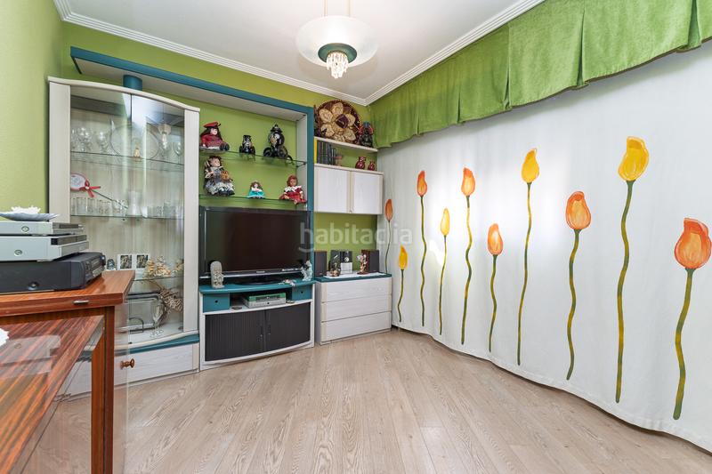 Foto ecc891da-7f27-4892-a93d-07ff707e12a9. Piso amplia vivienda de 5 dormitorios con garaje y trastero incluidos en el precio. en Alaquàs
