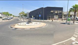 Lloguer Nau industrial  Aldaia - cl perez galdos. Espectacular nave esquinera en aldaia de 1.100 m2. mas 800 m2. e