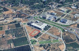 Terreno residencial en El Vedat - Santa Apolonia. Parcela urbana uso terciario en primera linea a7  en pol. toll l