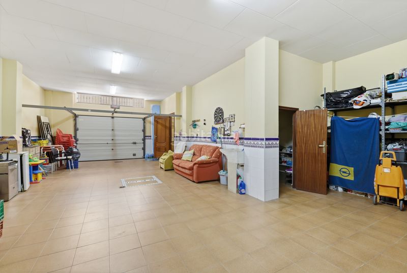 Foto a685411b-1312-4be3-92ff-acc5f10825f8. Casa amb aparcament a Alaquàs