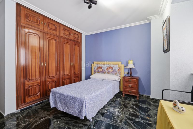 Foto b70cffdb-db67-4b18-a4f7-4a1dbc6da65c. Casa amb aparcament a Alaquàs