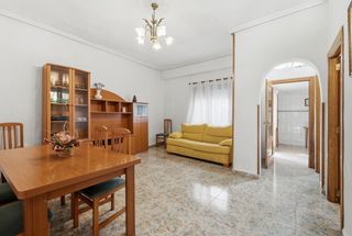 Etagenwohnung in Alaquàs. Planta baja vivienda para entrar a vivir  en zona castillo