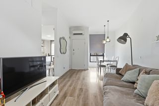 Etagenwohnung in Alaquàs. Planta baja tipo duplex con amplio garaje y trastero en zona pis