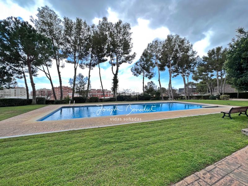 Foto 03f8375d-ddd8-4a05-beea-34c3b864a078. Casa amb calefacció aparcament piscina a Can Roca Castelldefels