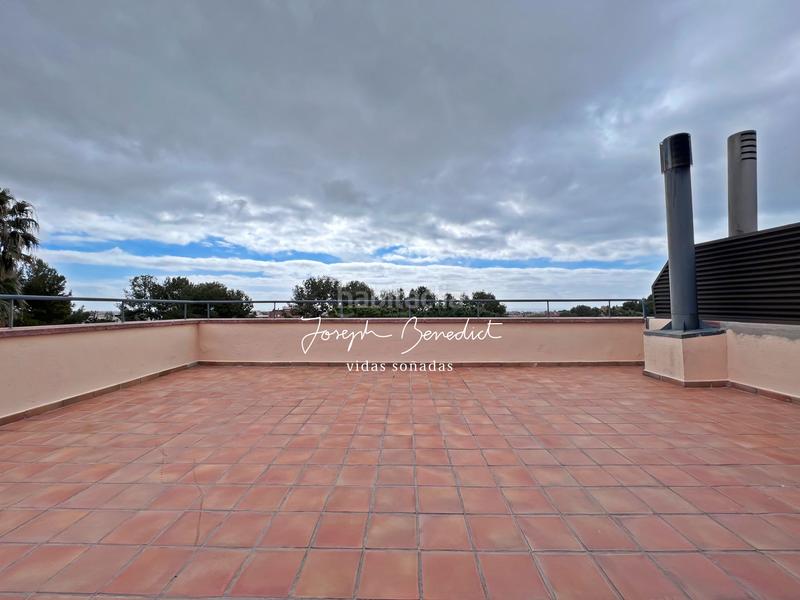 Foto a2f2c14e-c966-481c-8903-07fa0e31c871. Casa amb calefacció aparcament piscina a Can Roca Castelldefels