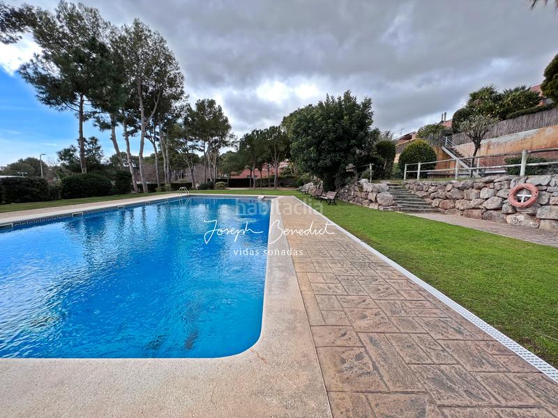Foto b9e70ebf-9528-40a3-a8d8-da4fdd822a5e. Casa amb calefacció aparcament piscina a Can Roca Castelldefels