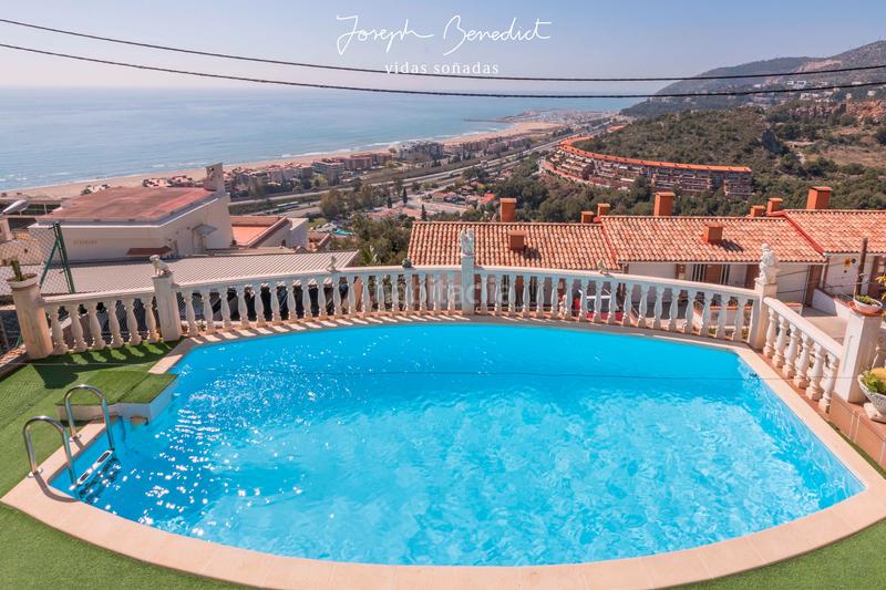 Foto 0f92e02d-d37b-4835-9dc7-a176433a22e1. Casa  laridae euglenia en les botigues de Sitges Sitges