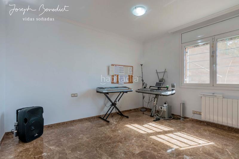 Foto 9bf6fd08-04ab-45fa-accd-18a8cf48bb35. Casa  laridae euglenia en les botigues de Sitges Sitges