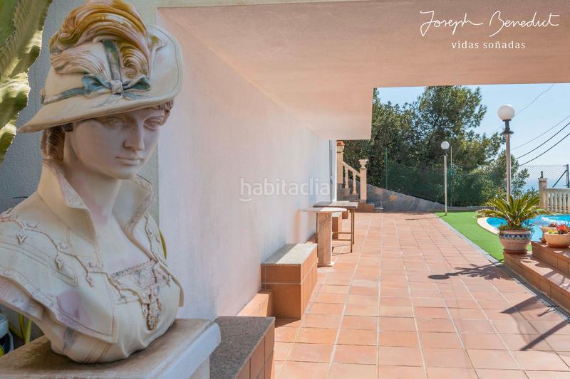Foto b229dbb6-b30c-4a8e-af4c-a22765e11b91. Casa  laridae euglenia en les botigues de Sitges Sitges