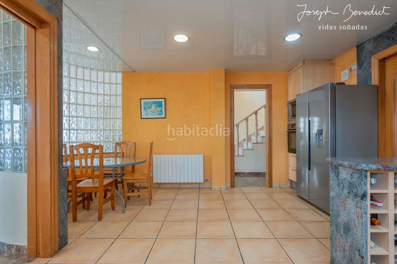 Foto bb70119e-f561-4a95-a4cb-17e6b49ff2e9. Casa  laridae euglenia en les botigues de Sitges Sitges