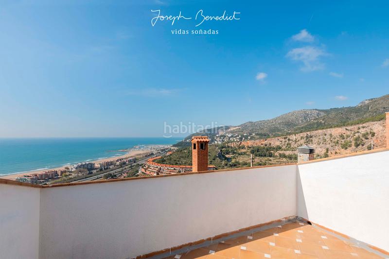 Foto f883384c-b326-443c-b3ee-ac031c8d4333. Casa  laridae euglenia en les botigues de Sitges Sitges