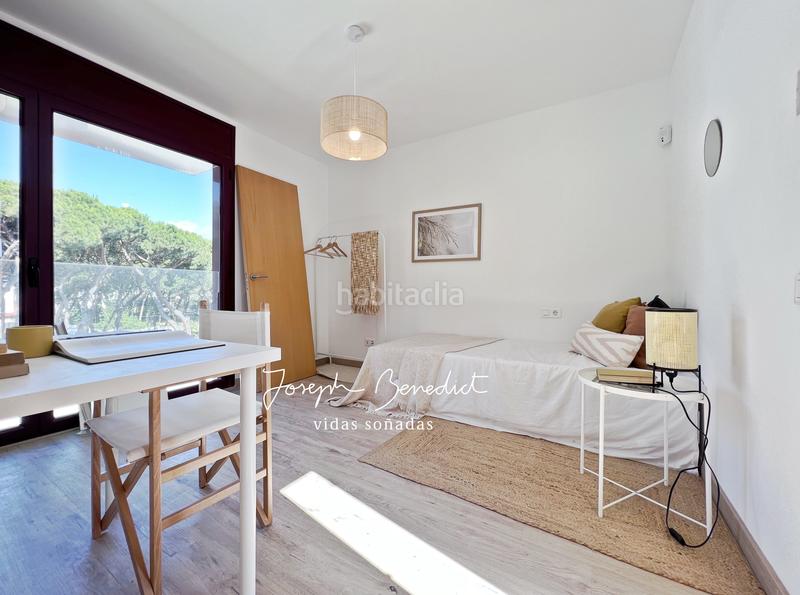 Foto b633bc42-a114-45ac-8751-a80dc5b3964a. Casa  azucena en La Pineda Castelldefels