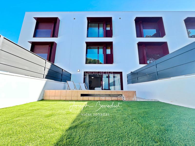Foto 5c54c53d-3af5-46b0-b27c-42f05bbb0979. Casa pareada luces de mar en La Pineda Castelldefels