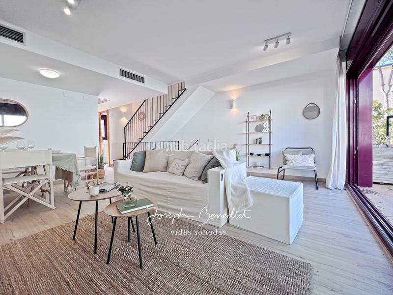 Foto c2bbb4bd-8642-4ac6-ba2b-e717a8efc9b5. Casa pareada luces de mar en La Pineda Castelldefels