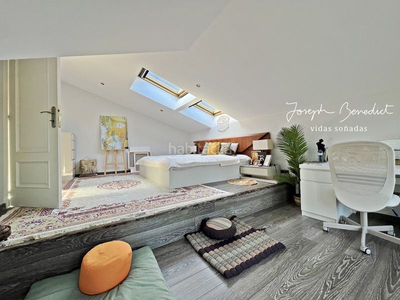 Foto 022c6e72-ebc5-43d0-88e0-fbf79b961c6e. Casa amb xemeneia calefacció aparcament piscina a Castelldefels