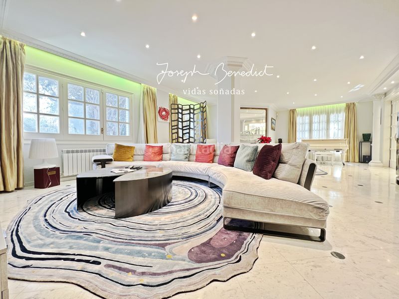 Foto 0f51406c-8417-4fc6-ad1e-e42421561f1f. Casa amb xemeneia calefacció aparcament piscina a Castelldefels