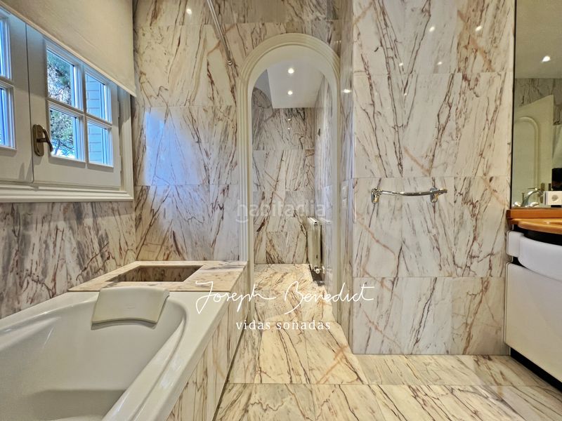 Foto 11b0ddad-333f-45ab-8513-269b2665a0b8. Casa amb xemeneia calefacció aparcament piscina a Castelldefels