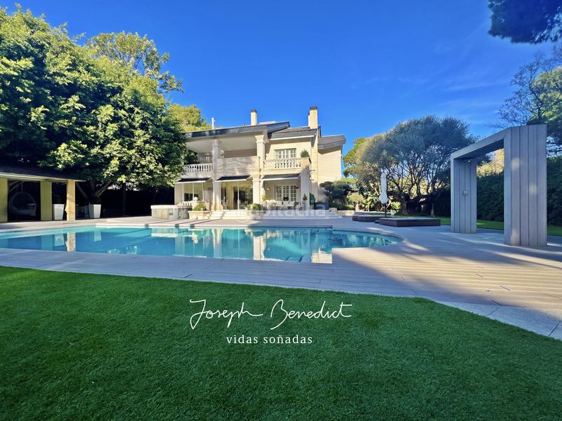 Foto 26c4ccf1-2331-48d0-b4e4-a128e9348c29. Casa amb xemeneia calefacció aparcament piscina a Castelldefels