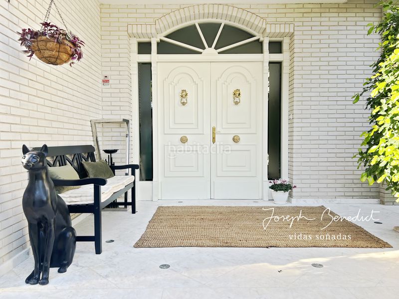 Foto 26c60617-12bd-42ea-8931-e672713d7397. Casa amb xemeneia calefacció aparcament piscina a Castelldefels