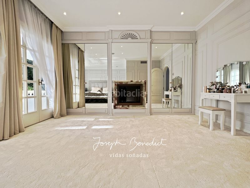 Foto 46a8039b-b461-49ba-8fa3-e8ab8a3514bb. Casa amb xemeneia calefacció aparcament piscina a Castelldefels