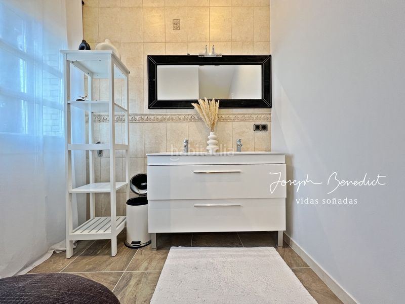 Foto 4b791ff7-957c-4f1f-92c5-ea98f0182598. Casa amb xemeneia calefacció aparcament piscina a Castelldefels