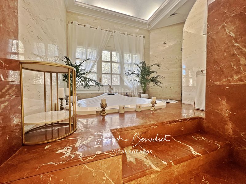 Foto 595f92c4-297d-439b-936a-9a2605ec46bb. Casa amb xemeneia calefacció aparcament piscina a Castelldefels