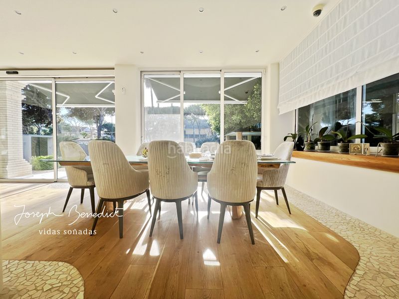 Foto 845d3c91-0744-4a0a-8450-b240d007ca8b. Casa amb xemeneia calefacció aparcament piscina a Castelldefels