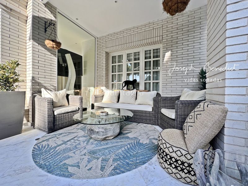 Foto 8c469710-14ad-498a-83b0-4aa47f13265c. Casa amb xemeneia calefacció aparcament piscina a Castelldefels