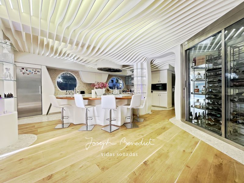 Foto 96b065fc-81fe-416f-8096-68ee08ba9f97. Casa amb xemeneia calefacció aparcament piscina a Castelldefels