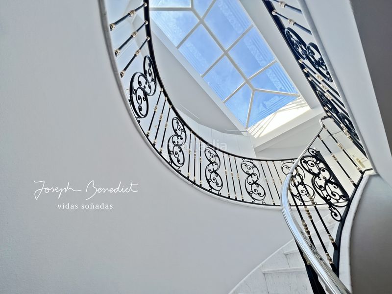 Foto ad653a70-5a8e-4a0b-83d2-7c150cb1ec5f. Casa amb xemeneia calefacció aparcament piscina a Castelldefels