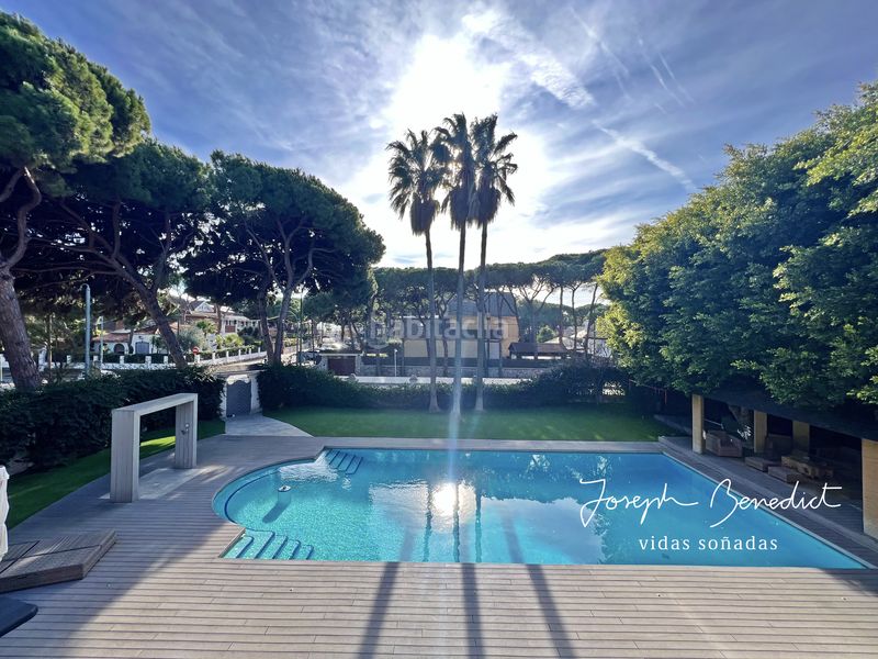 Foto d7b7746d-a2c1-4907-a8bc-6566182a34ac. Casa amb xemeneia calefacció aparcament piscina a Castelldefels