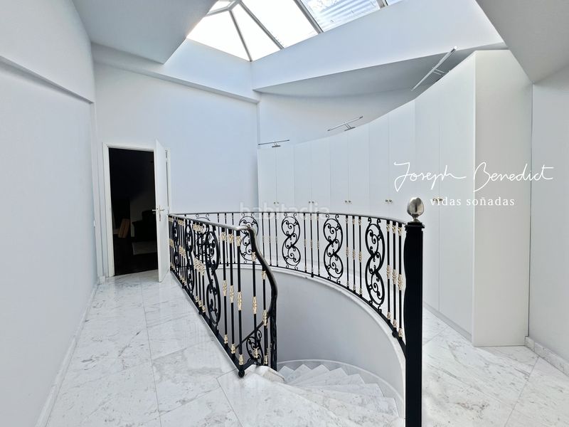 Foto e1973fbc-cc7a-4b09-a0e7-4dc9e7d7fc31. Casa amb xemeneia calefacció aparcament piscina a Castelldefels