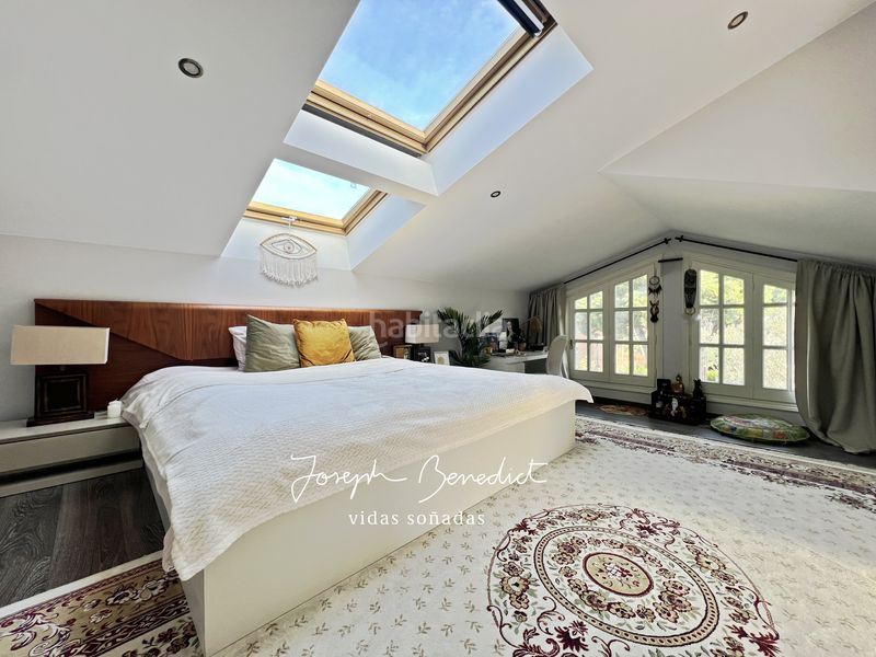 Foto f0e29199-7d9b-4299-8289-e120a5fc61ae. Casa amb xemeneia calefacció aparcament piscina a Castelldefels