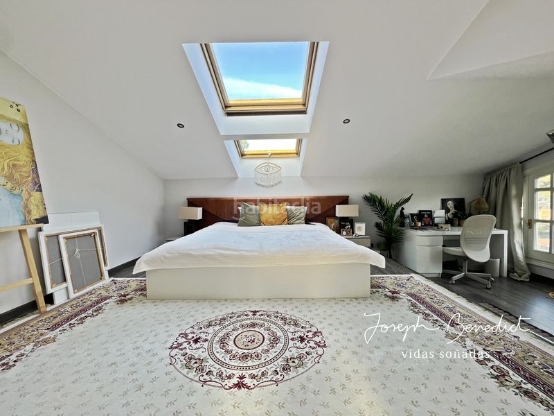 Foto fb5dfad9-fdfa-49e7-ba42-a6cdc27b0193. Casa amb xemeneia calefacció aparcament piscina a Castelldefels