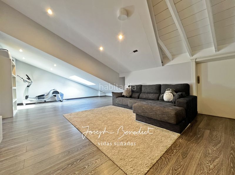 Foto fd334437-a7ed-40a5-aef9-ca63a04d8238. Casa amb xemeneia calefacció aparcament piscina a Castelldefels